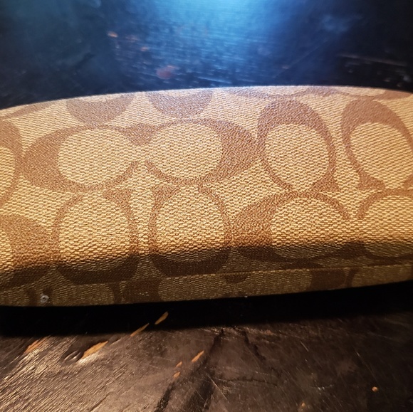 Coach sunglasses - Picture 3 of 5